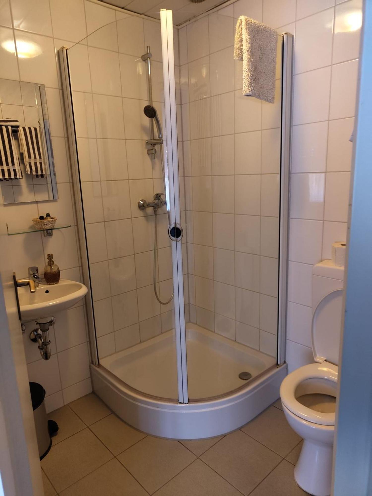 Guesthouse - Weeze Rooms Buitenkant foto
