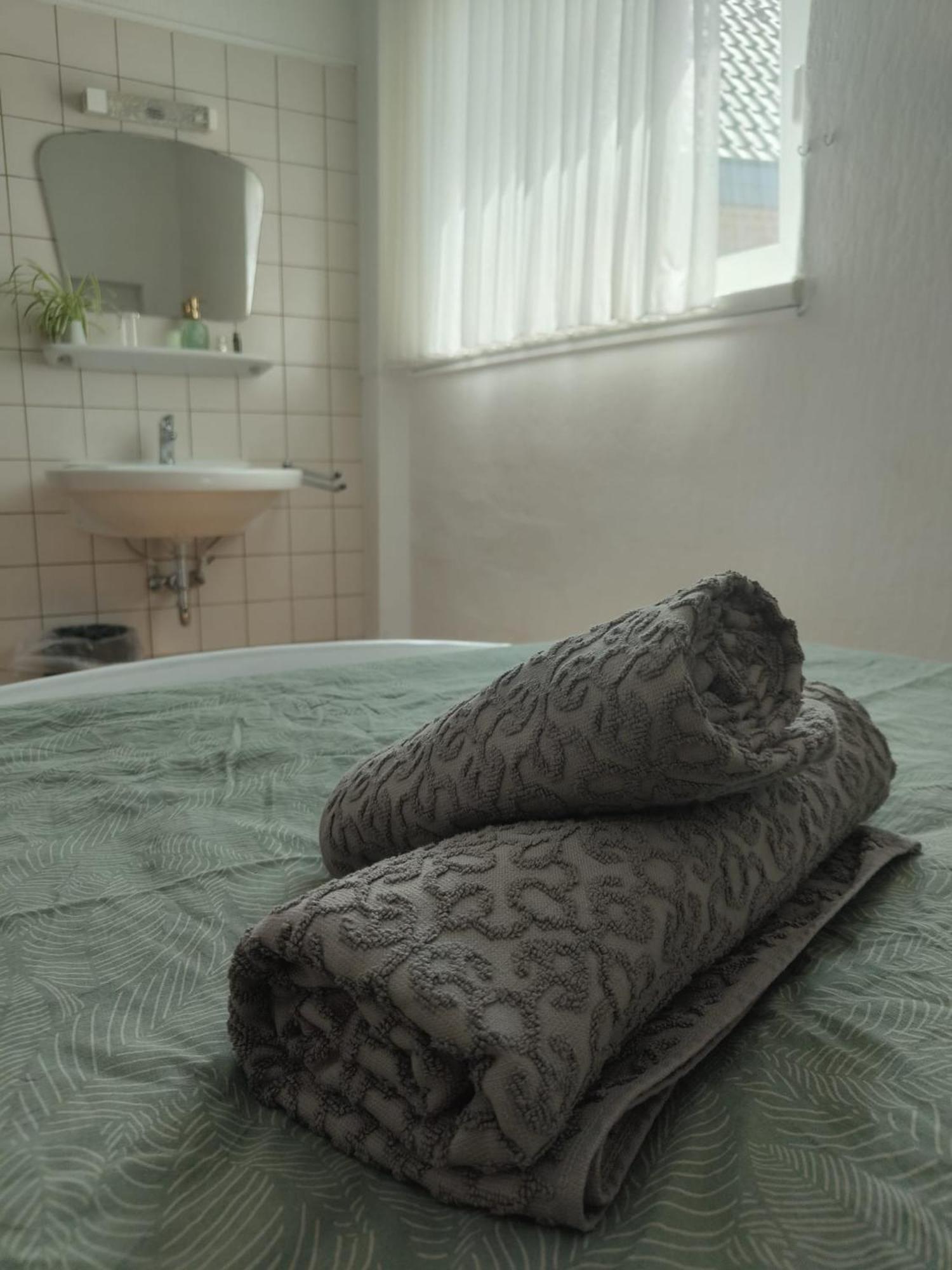 Guesthouse - Weeze Rooms Buitenkant foto